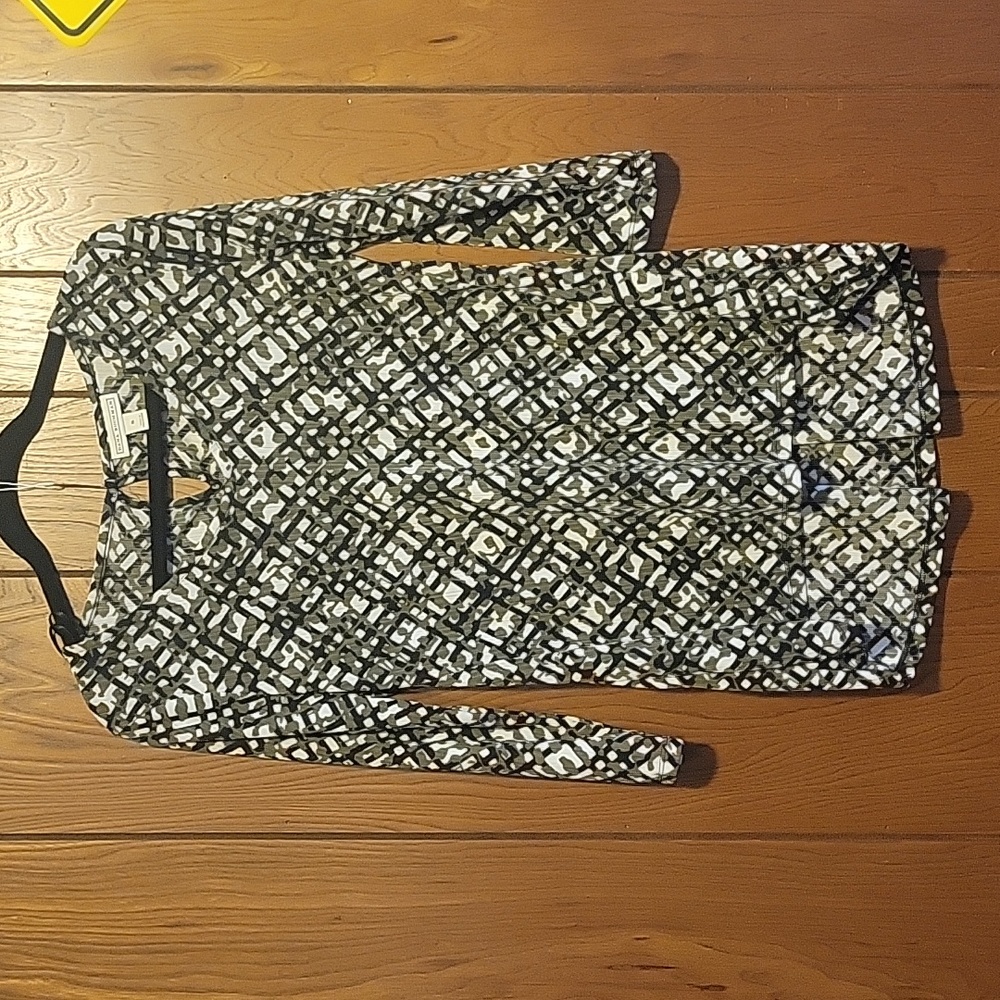 DANA BUCHMAN BLOUSE TOP HI LO HEM V NECK SIZE SMALL